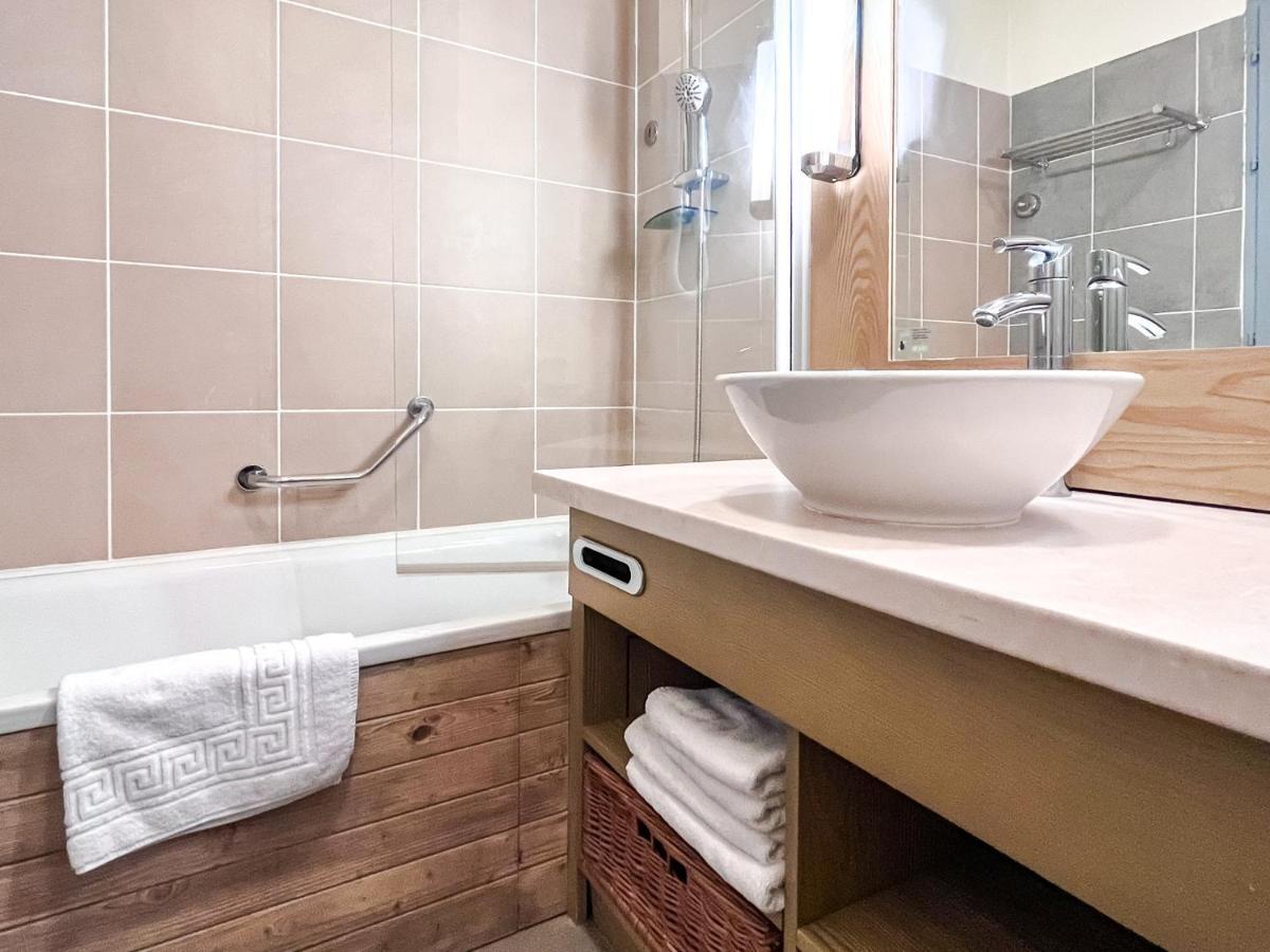 South Facing 2-Bed Apartment With Fireplace, Terrasses Deos 福勒恩 外观 照片